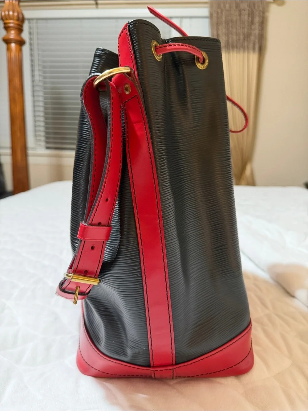 Louis Vuitton this black